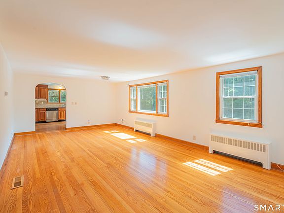 3rd image of 224 Lopus Road