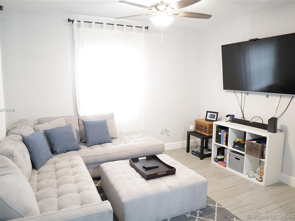 1st image of 430 NW 60th Ave #0