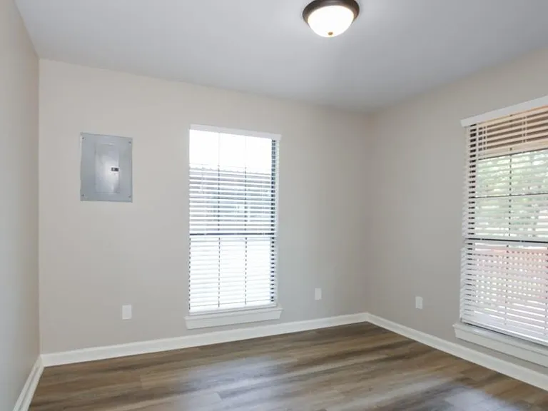 42 Hunters Creek Dr — Photo 19