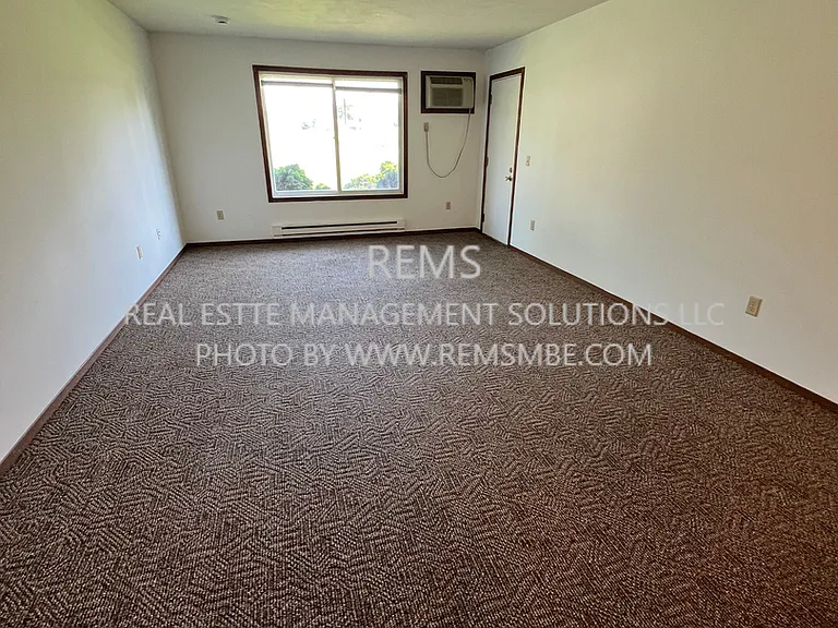 564 E Slifer St — Photo 9