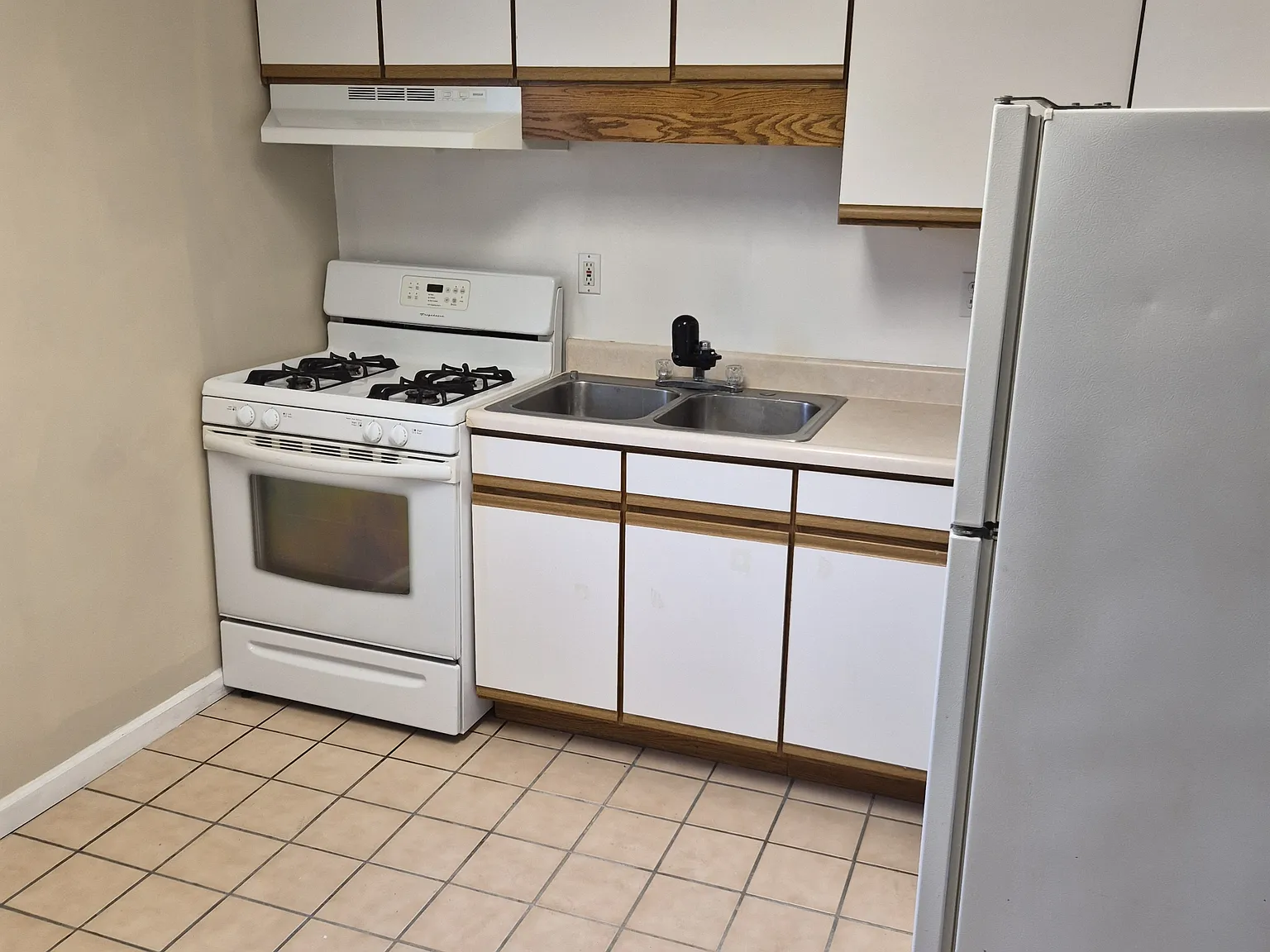 400 Chestnut Street - 3 — Photo 2