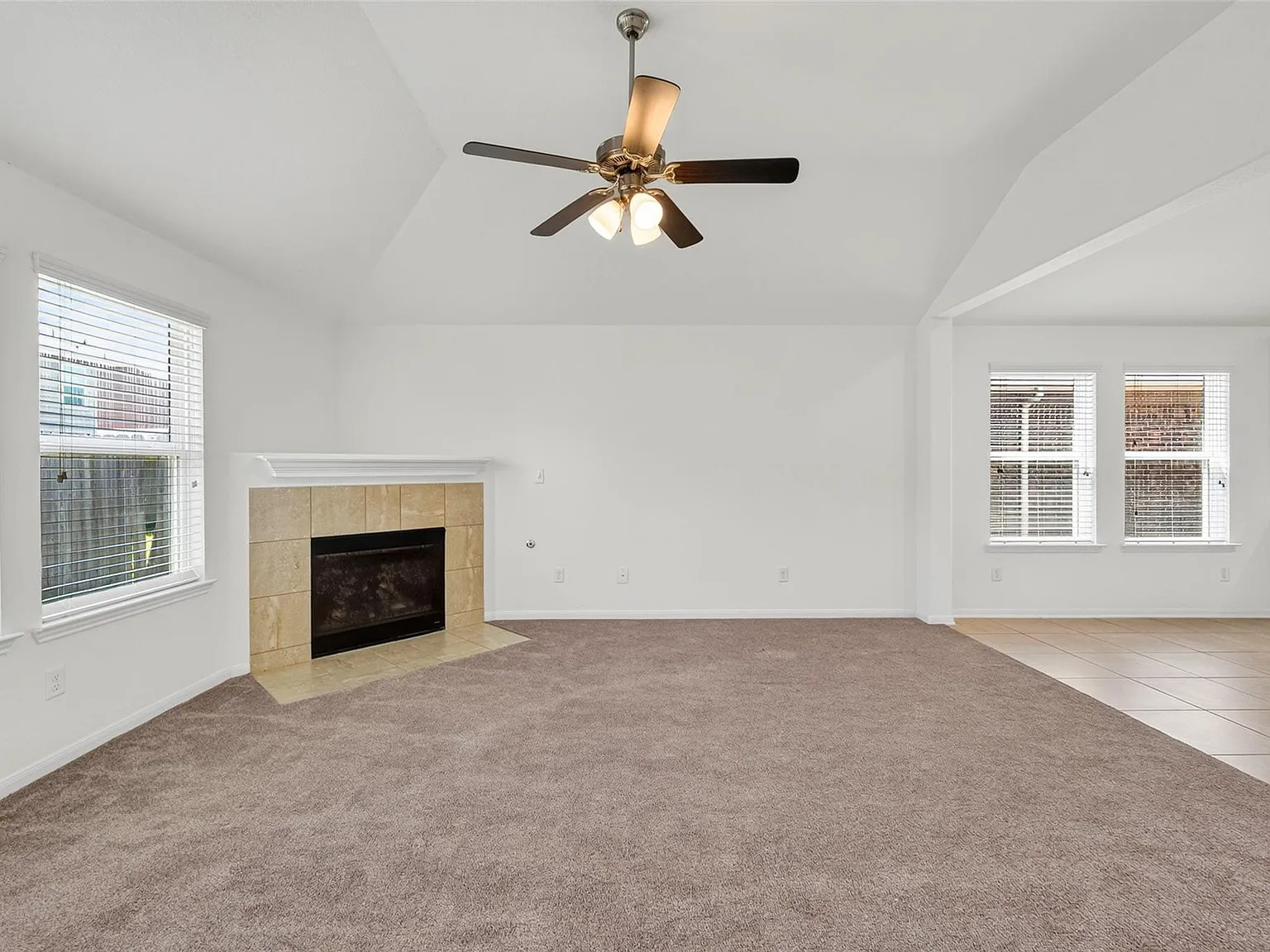 3 bed, 2.0 bath, 2007 sqft, $2,150 — Photo 3