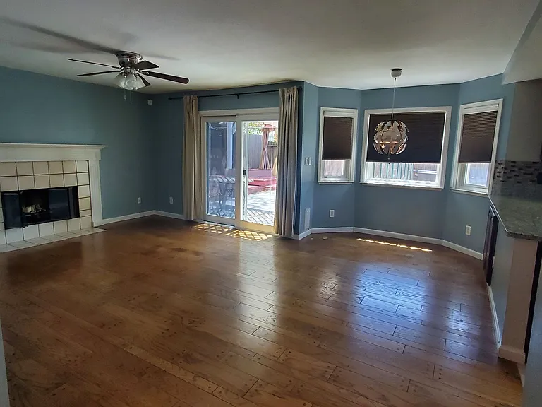 8700 Brittany Park Dr — Photo 17
