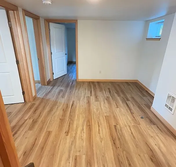 1124 N Forest St — Photo 12