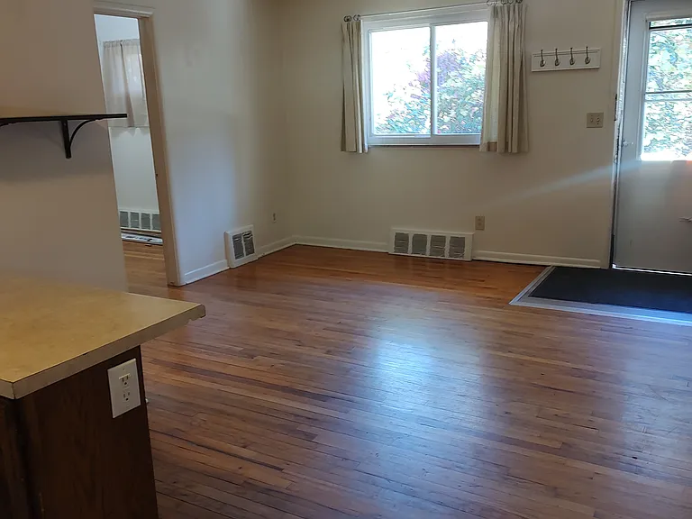 2012 Dexter Ave — Photo 6