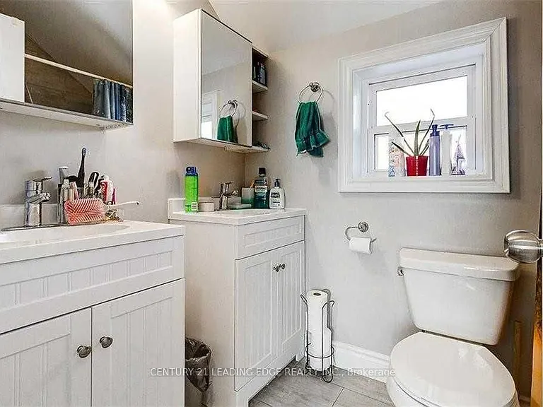 382 Cannon St E #B — Photo 10