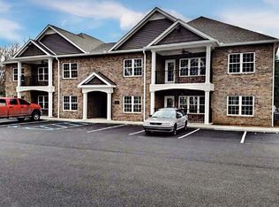 400 Olympic Ln, Fairmont, WV 26554