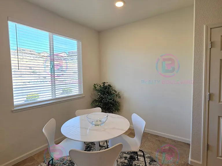 3010 Sterling Ridge Cir — Photo 9