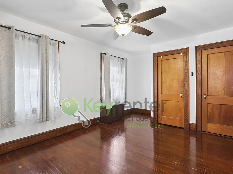 364 Chestnut St — Photo 13