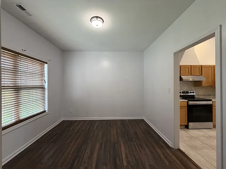 2501 Burkholder Rd — Photo 10