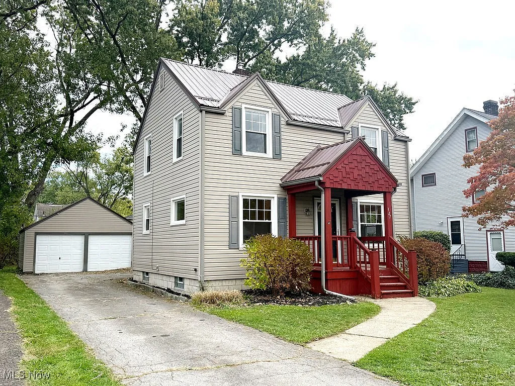 327 Adelaide Ave SE photo 1
