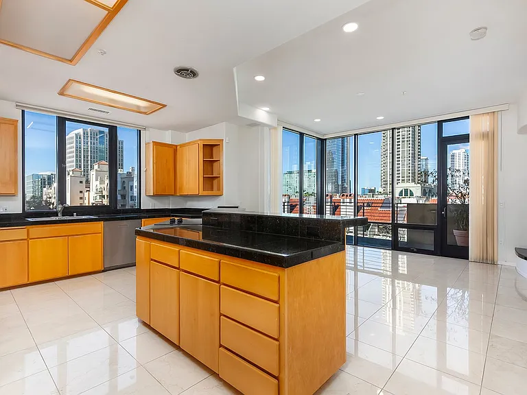 611 G St #321 — Photo 40