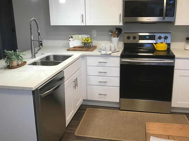 776 N 1300 W — Photo 12