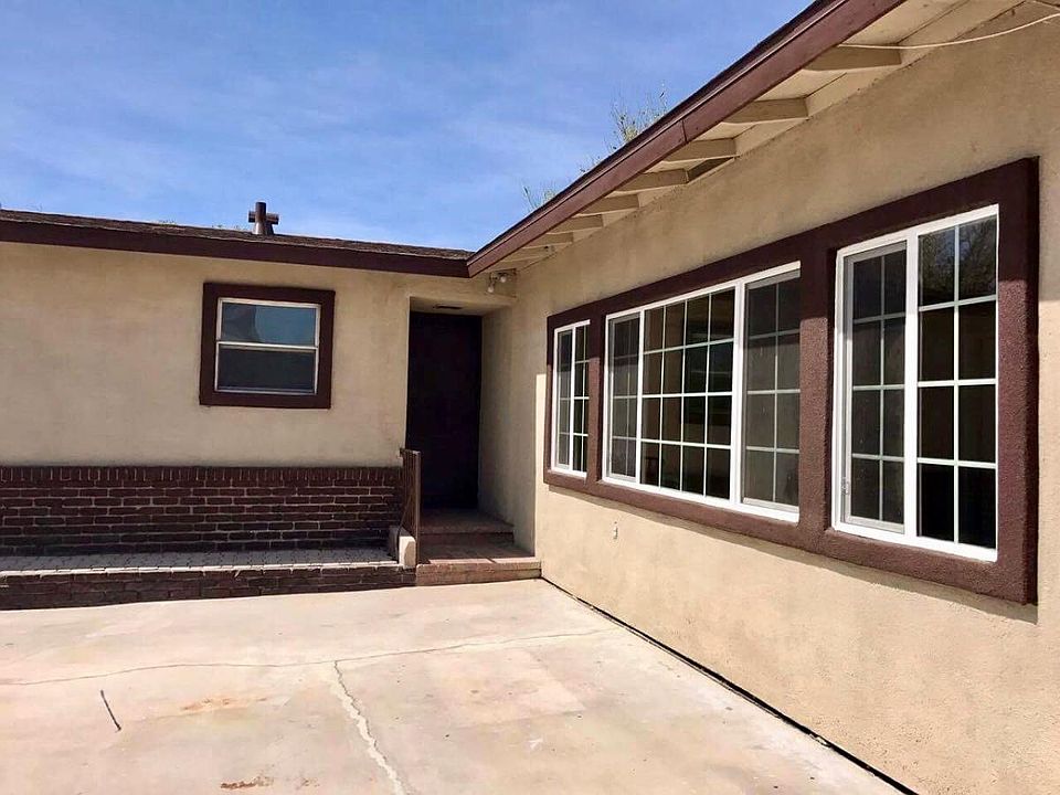 2nd image of 2728 Merritt Ave