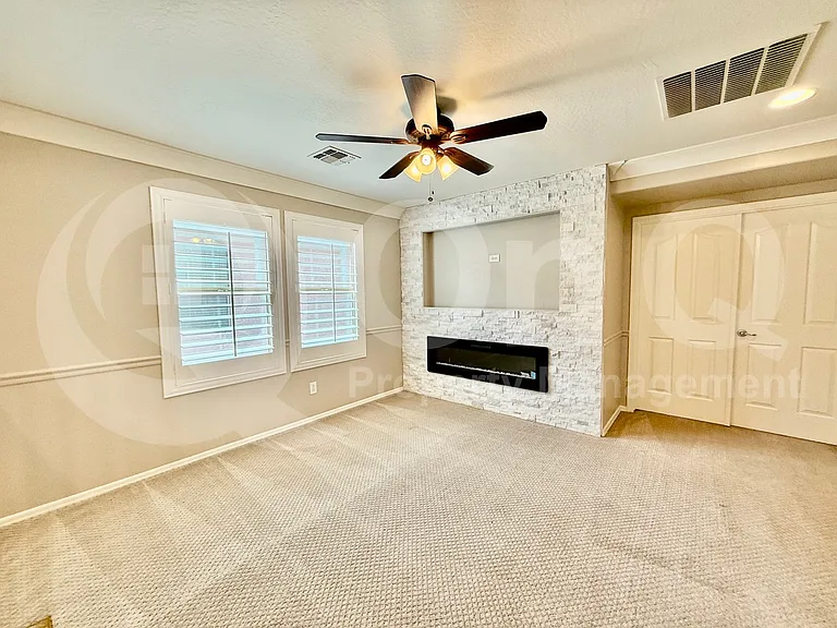 12025 W Avenida Del Rey — Photo 11