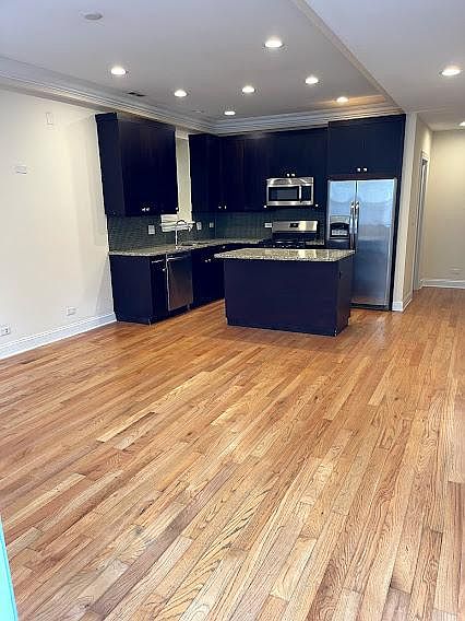 1st image of 1230 N Artesian Ave #1F