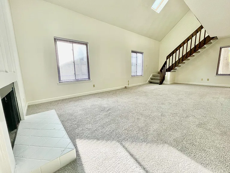 1723 Rueger St — Photo 5