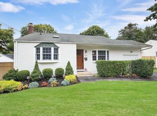 429 Hillside Ave, West Sayville, NY 11796