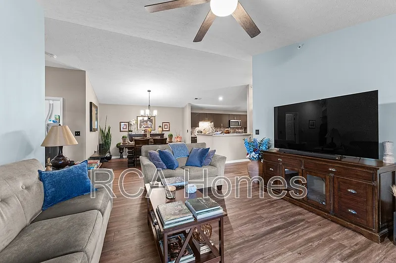 Building Photo - 8921 Hunters Creek Dr #312