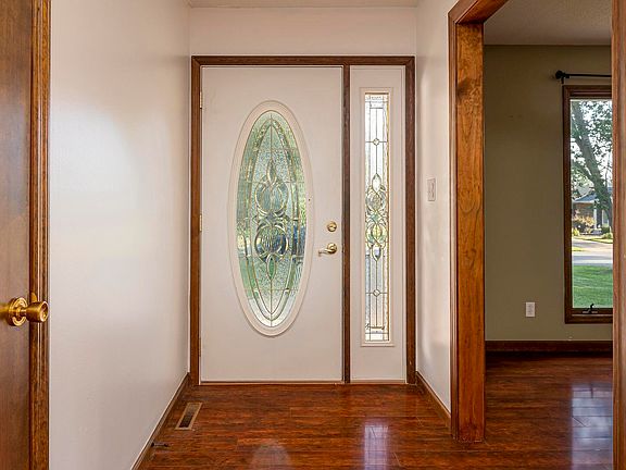 3rd image of 1020 E Patton Dr