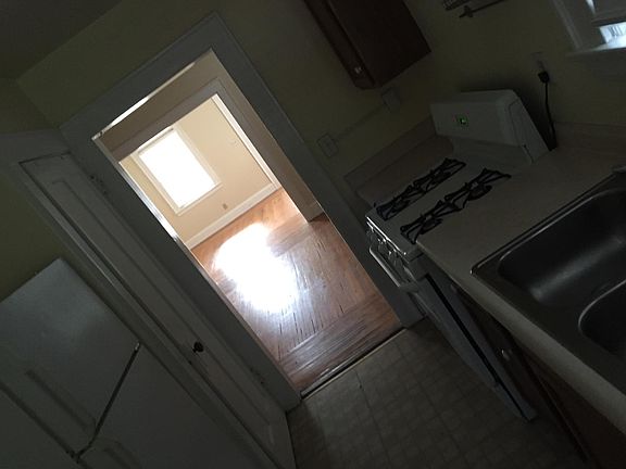 3rd image of 3731 Drakewood Dr Floor 2