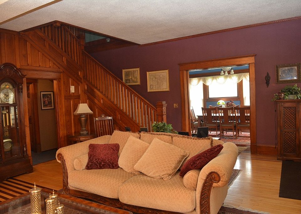 2nd image of 443 N Garber Ave