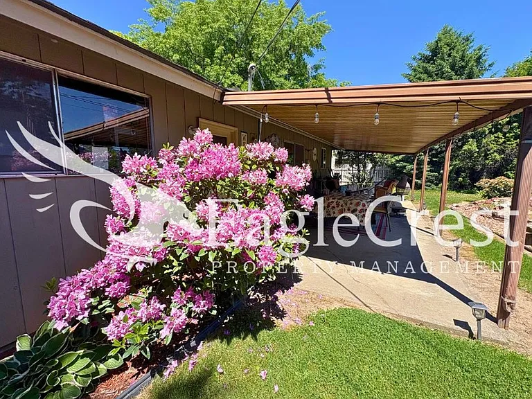 924 Shasta Dr — Photo 44