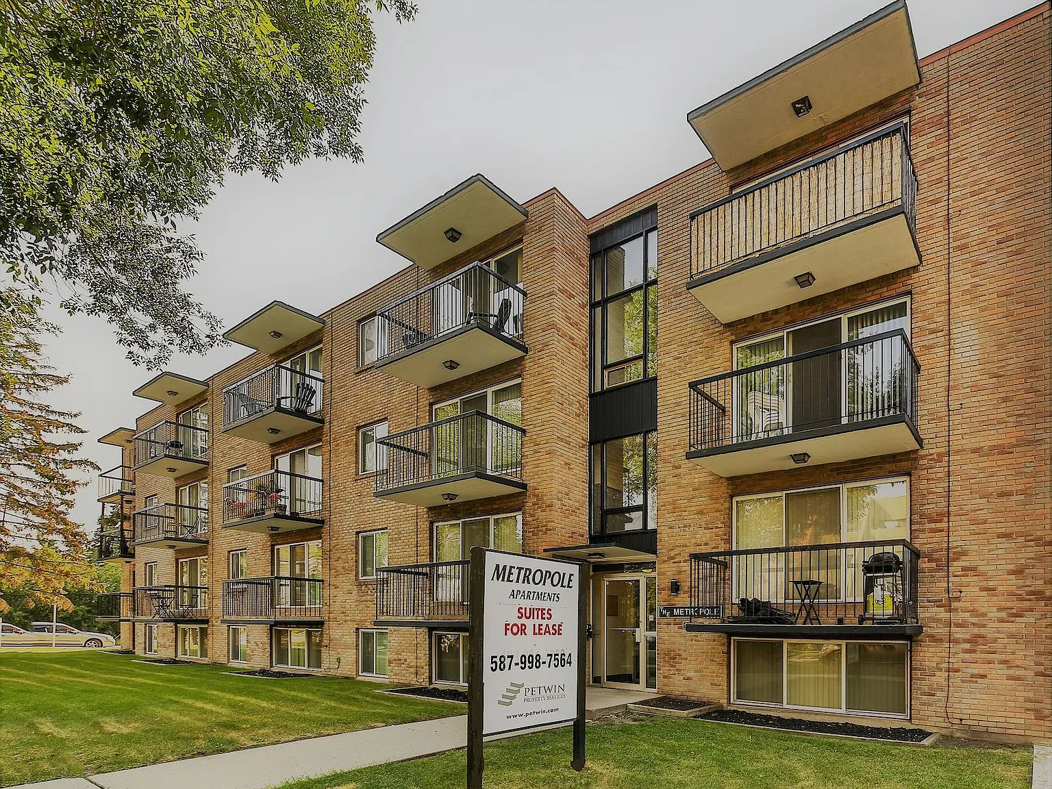 Metropole Apartments - Free Early Move In Before August 1st — Photo 1
