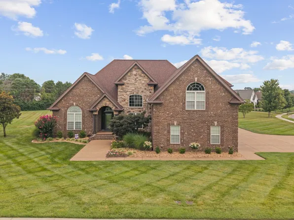 703 Farmington Dr, Lebanon, TN 37087