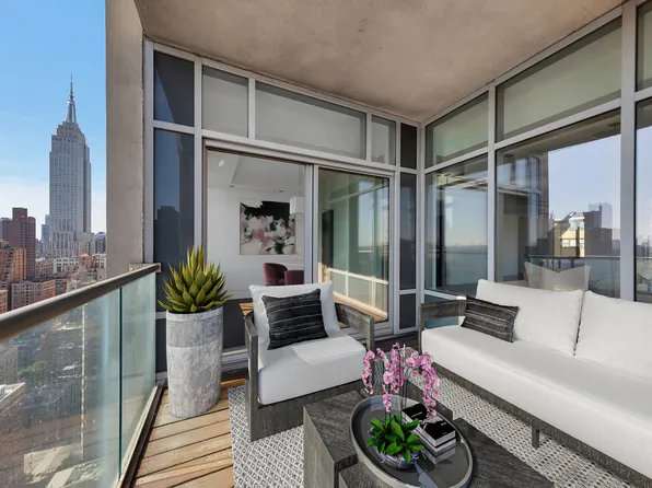 556 Third Avenue image 5 of 24