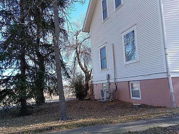 2nd image of 106 N Avenue G