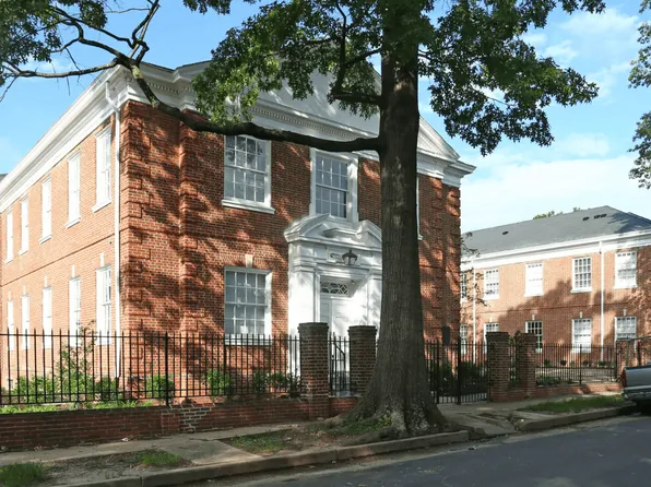Parkwood Apartments