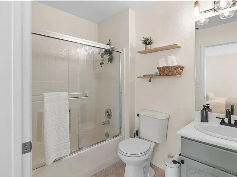 1970 Columbia St #513 — Photo 16