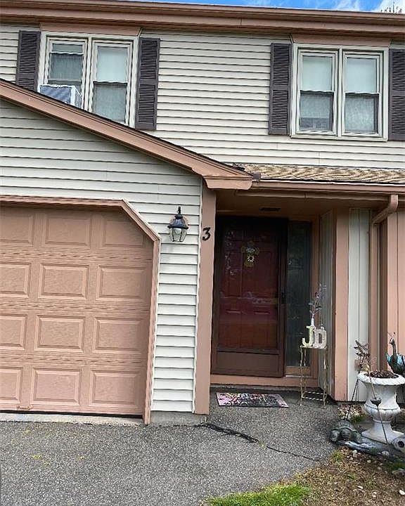 1st image of 3 Hickory Ln Unit 3