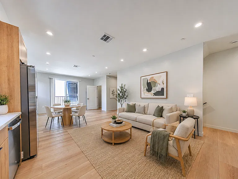 Rare Brand New Luxury Townhomes in Trendy Highland Park — Photo 9
