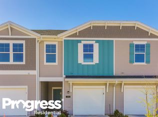 525 Cherry Ridge Dr, Orange Park, FL 32065