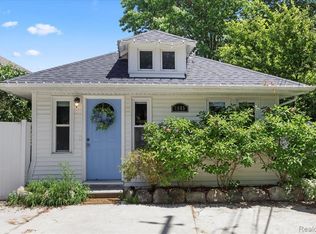1865 Cass Lake Front Rd, Keego Harbor, MI 48320