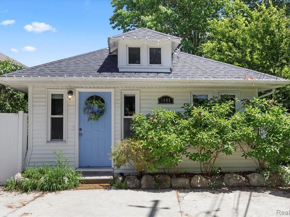 1865 Cass Lake Front Rd