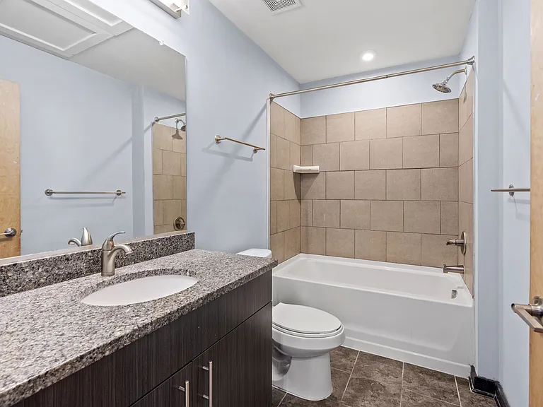 Matrix Midtown — Photo 22