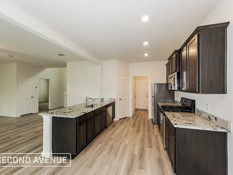 325 Condie Russell Ave — Photo 6