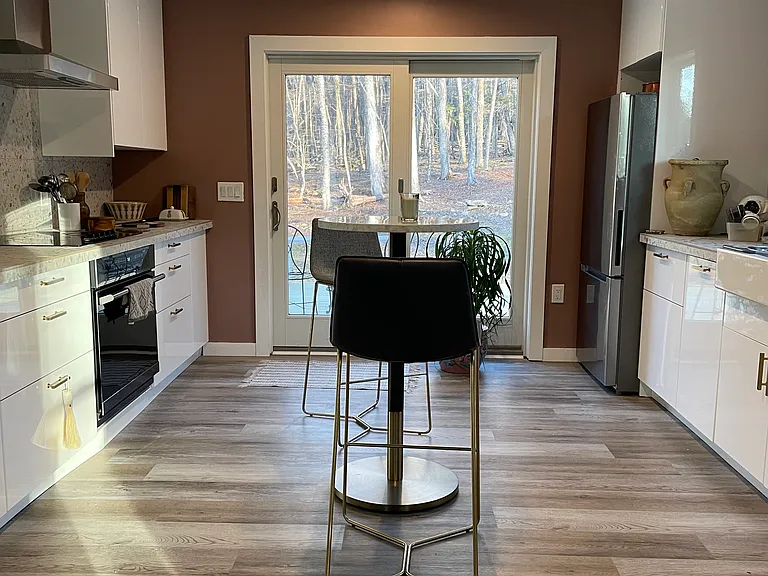 Kitchen-sliding door leads to deck