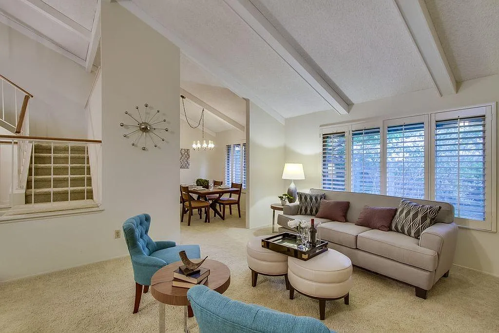5 bed, 2241 sqft, $6,350 — Photo 2
