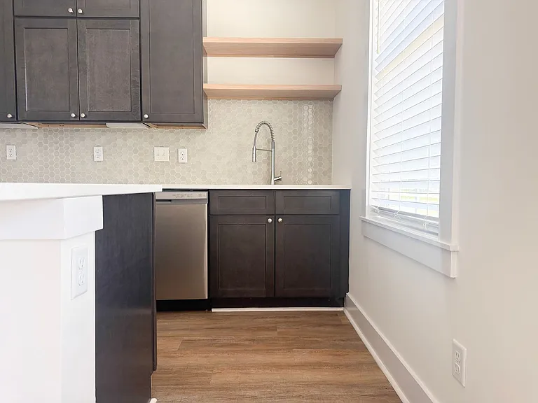 1389 Meridian St — Photo 10
