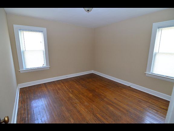 3rd image of 12818 Franklin Blvd #Down