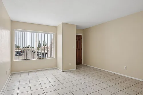 1927 E Hampton Ave #216 Photo 1