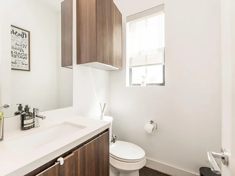 608 Middle St #E — Photo 13