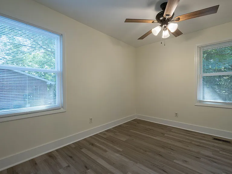 123 Pecan St — Photo 16