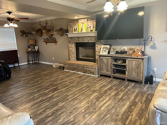 2nd image of 335 Essex Ct