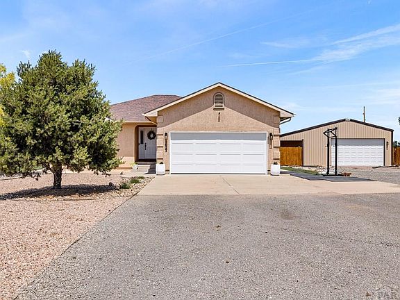 2nd image of 1023 W El Nido Dr