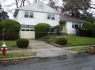 51 Burton Ave, Plainview, NY 11803